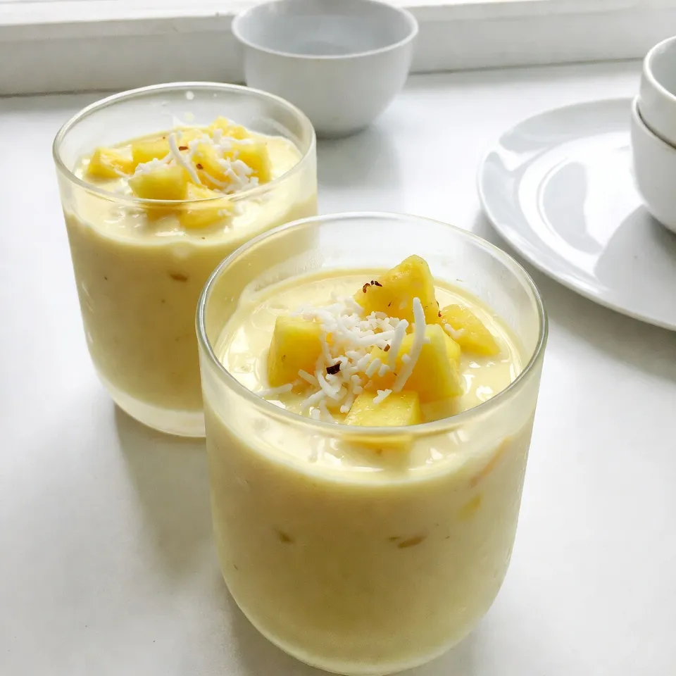 Tropical Pineapple Coconut Smoothie Refreshing Delight